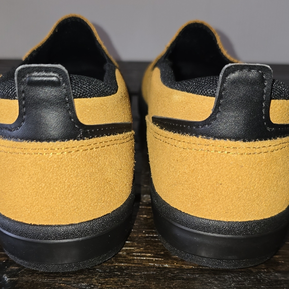 New Balance Men's Tan Slip-On Shoes Size 7.5 Dead Stock - Picture 7 of 13